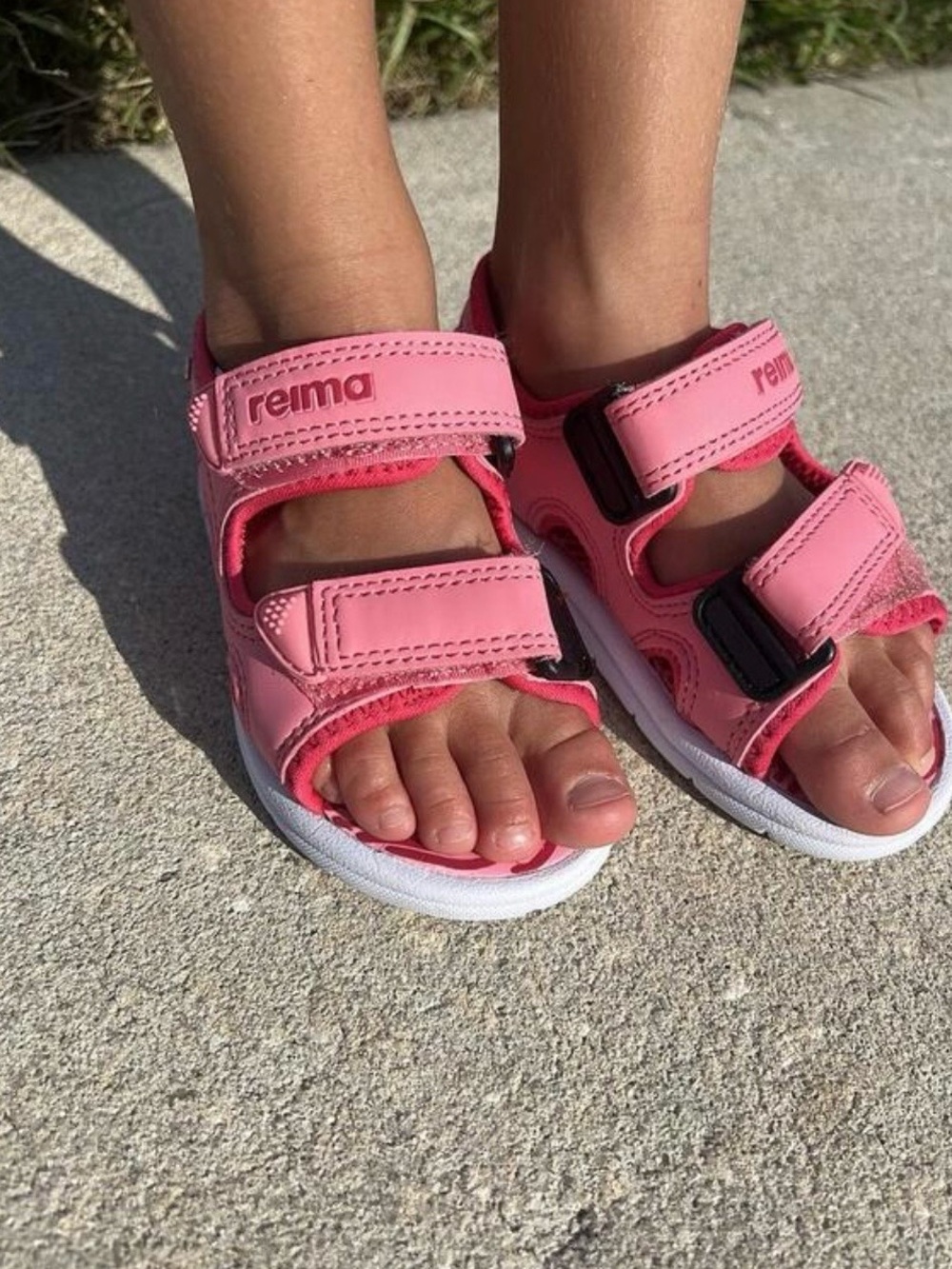 Reima Bungee strap toddler girls pink sandals size 10.5 pink